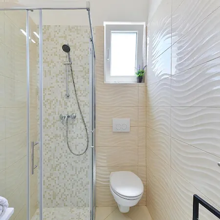 Ines Near Nature Park Vrana Villa *