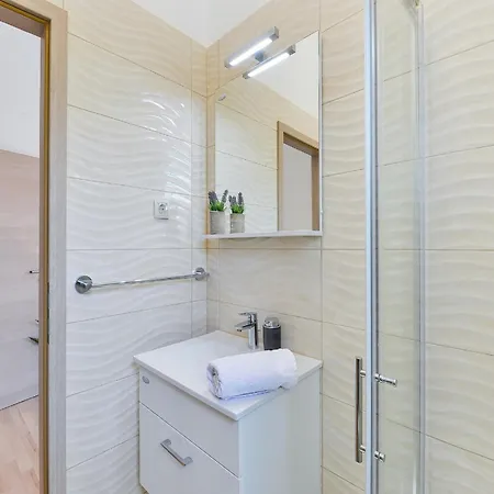 Ines Near Nature Park Vrana Villa