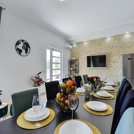 Ines Near Nature Park Vrana Villa